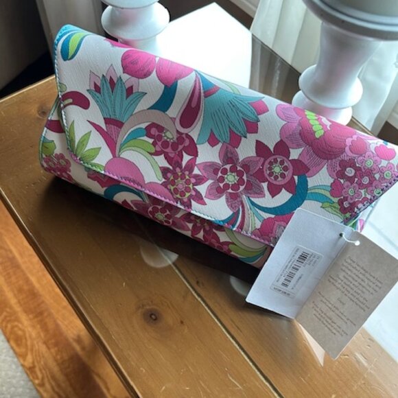 NWT- TRINA TURK FLORAL CLUTCH BAG - Picture 10 of 13